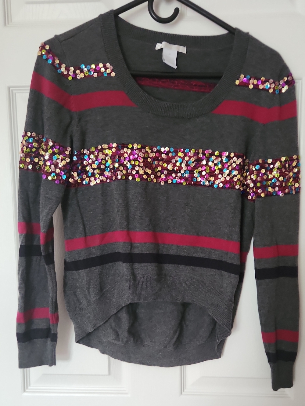 Design History Gray Sweater with Pink Accent Trim